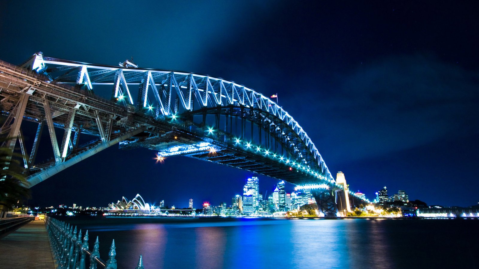 Sydney-Opera-House-desktopsky-1652.jpg