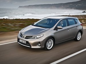 安卓汽车 轿车 丰田 2013款 Toyota Auris手机壁纸