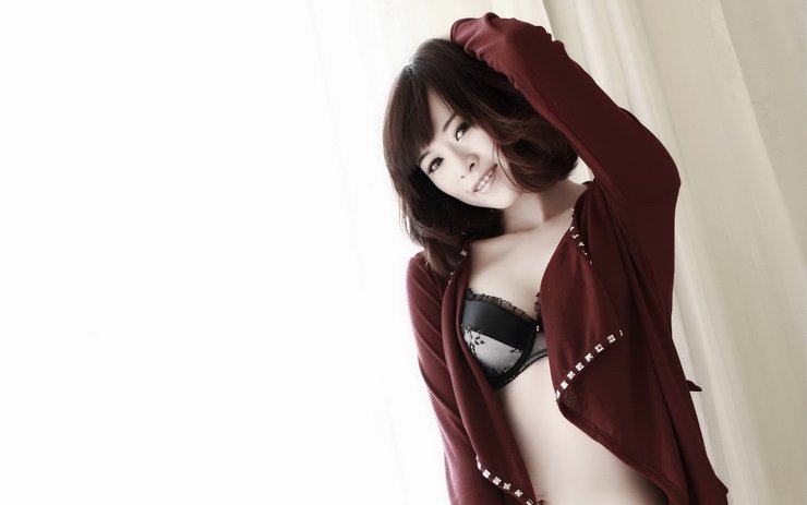 安卓手机美女 模特 写真 性感 火辣 潮女高清壁纸