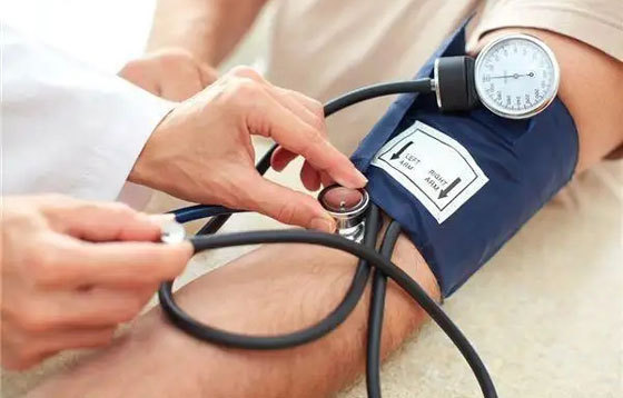 高血压诊断标准降低，中国高血压的标准值是≥130/80mmHg